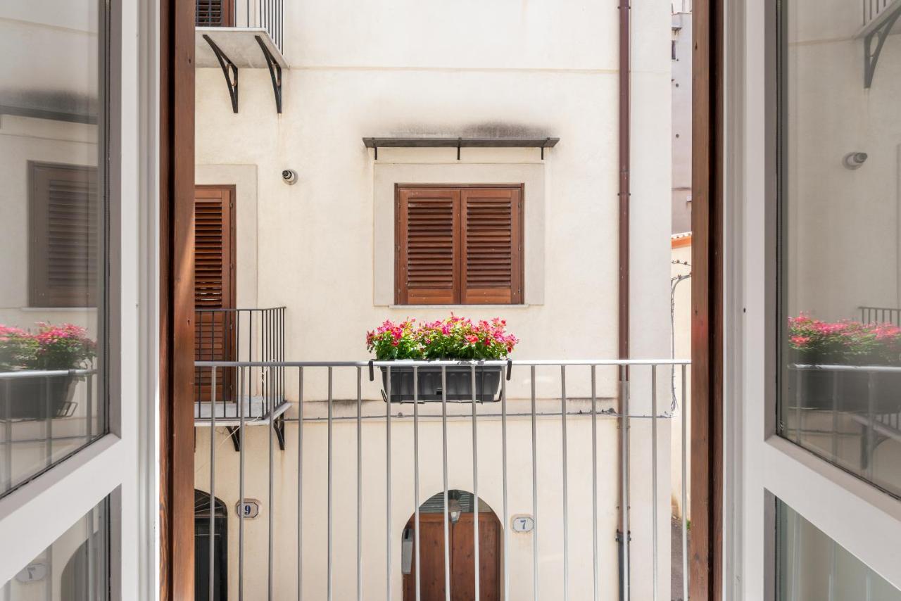 Le Porte Del Kassaro Palermo Buitenkant foto