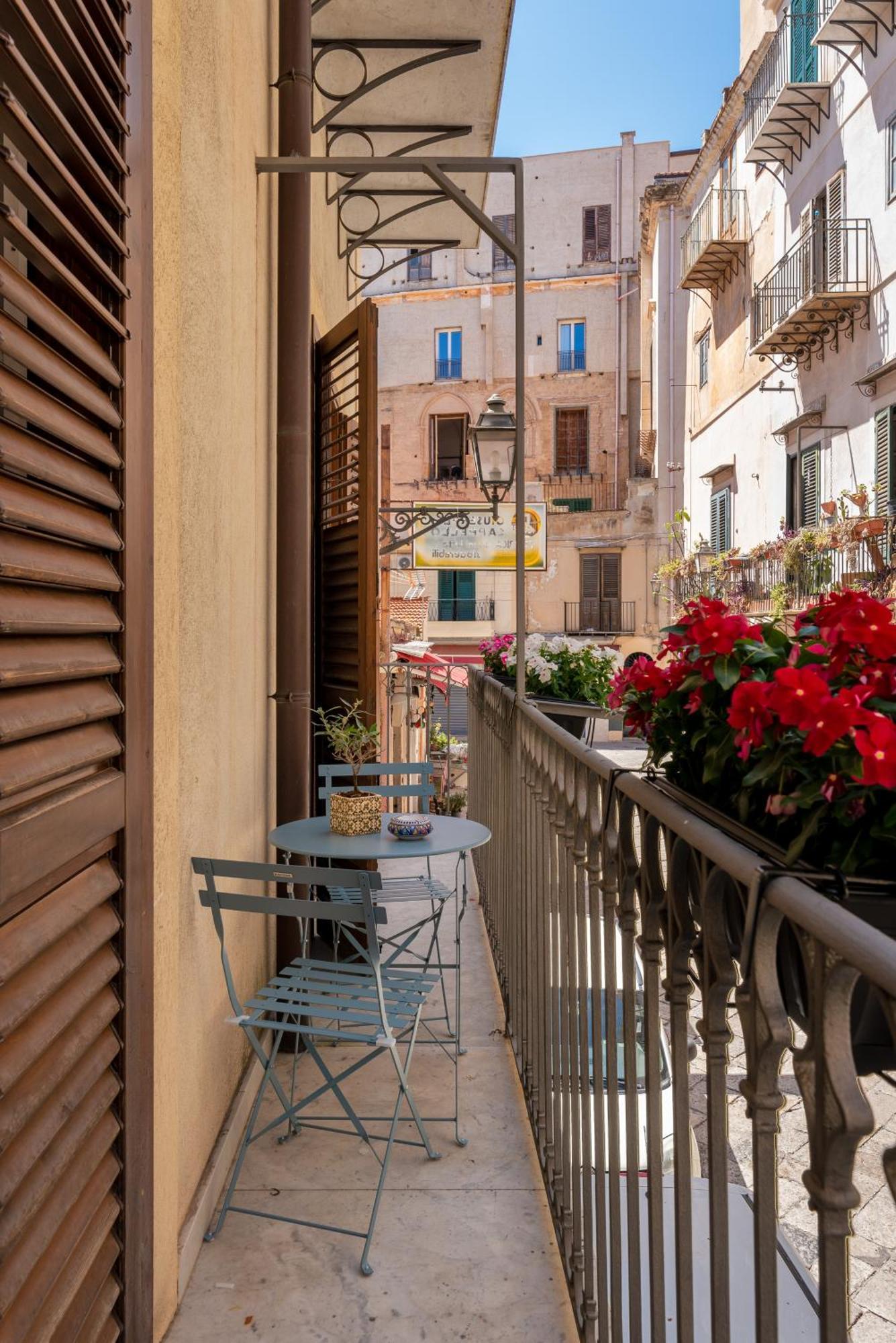 Le Porte Del Kassaro Palermo Buitenkant foto